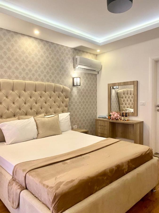 Hotel Evropa Улцинь Екстер'єр фото