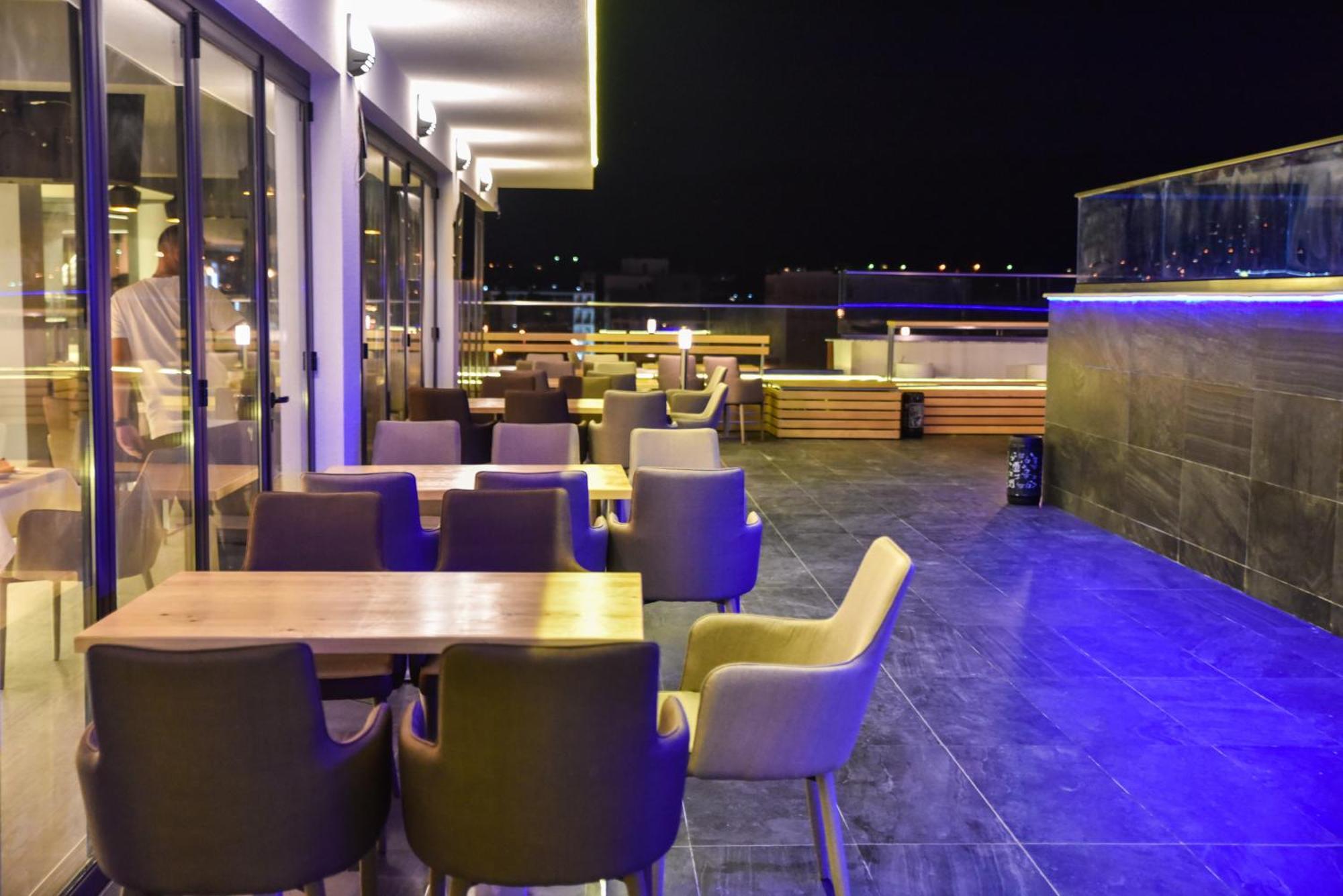 Hotel Evropa Улцинь Екстер'єр фото