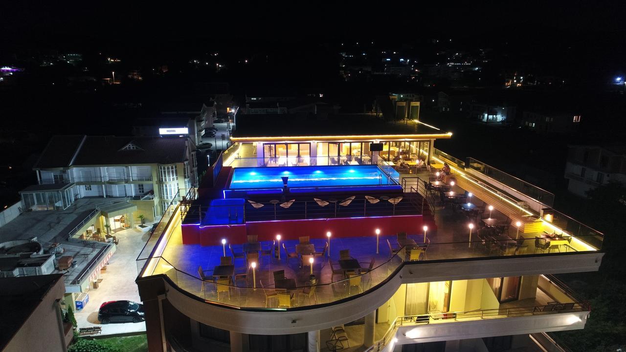 Hotel Evropa Улцинь Екстер'єр фото