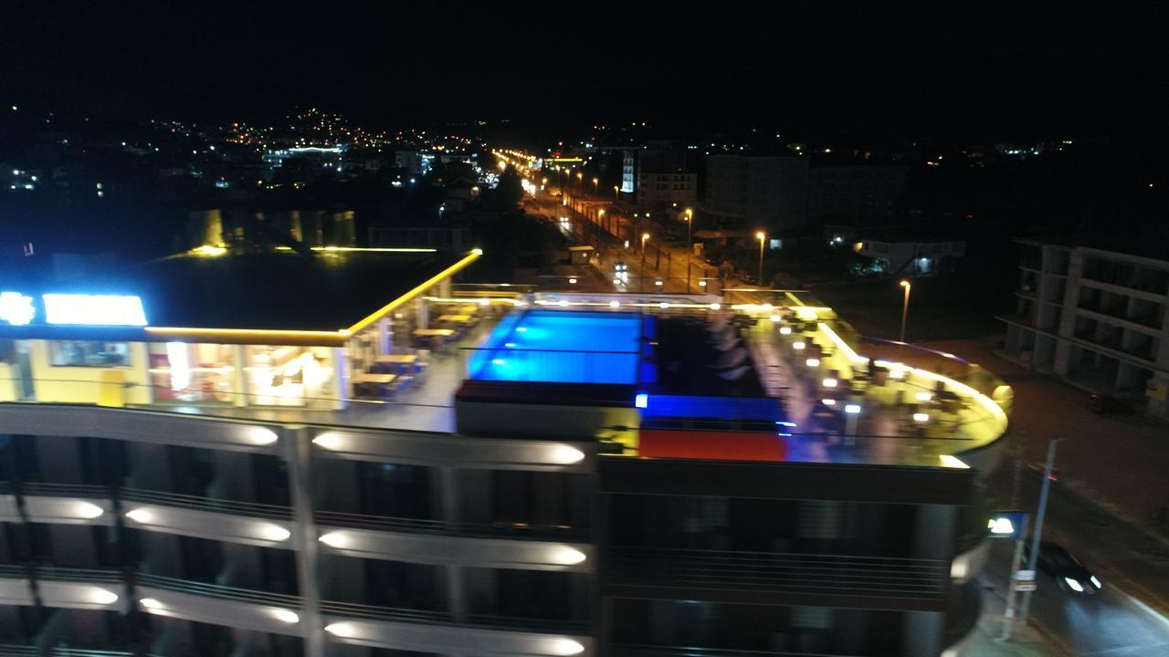 Hotel Evropa Улцинь Екстер'єр фото